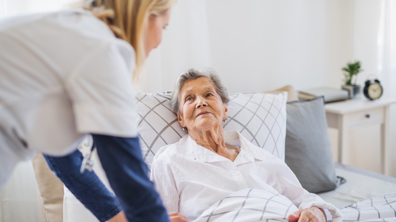 Quels sont les avantages d’une hospitalisation à domicile ?